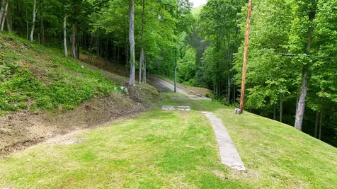 237 Sams Branch Road Warbranch KY 40874