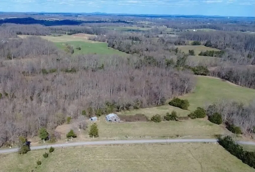 1702 Ky-619 Russell Springs KY 42642