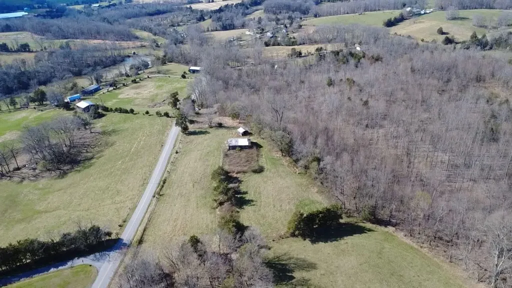 1702 Ky-619 Russell Springs KY 42642