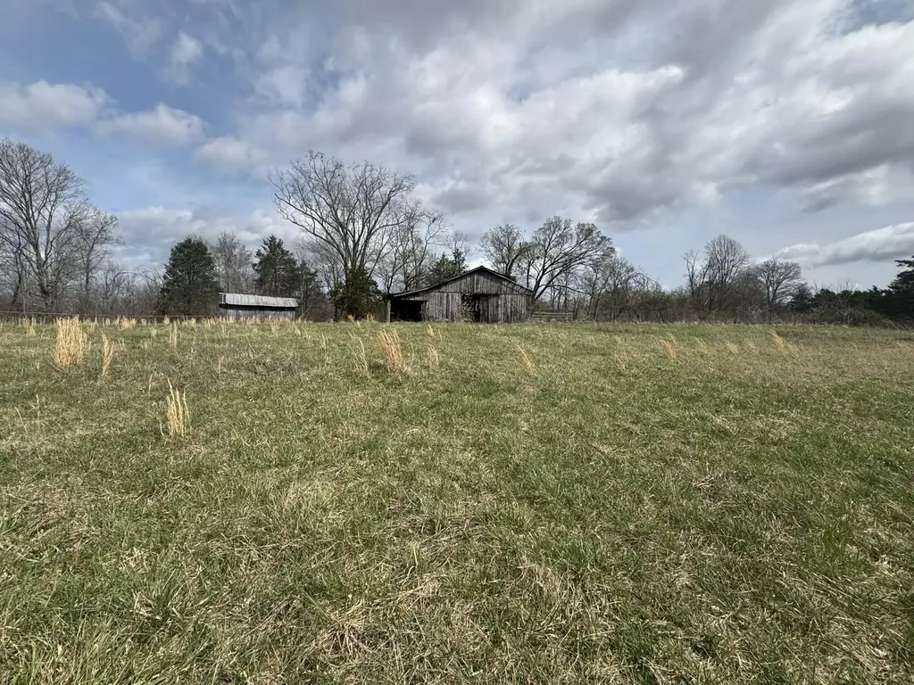 1702 Ky-619 Russell Springs KY 42642
