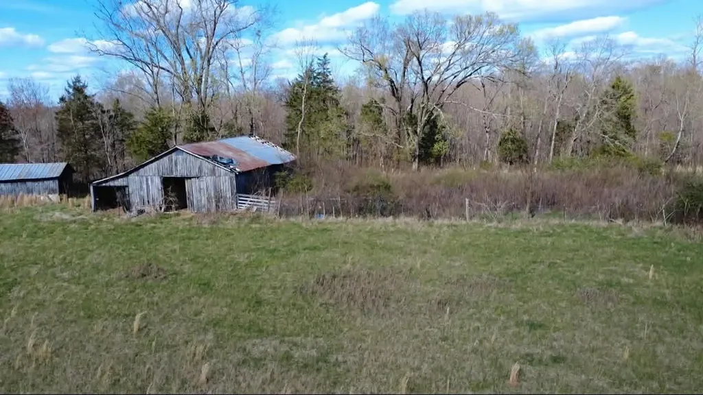 1702 Ky-619 Russell Springs KY 42642