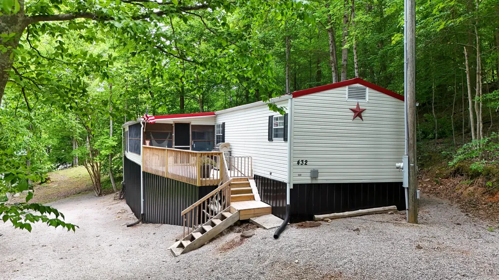 432 N Lake Drive Burnside KY 42519