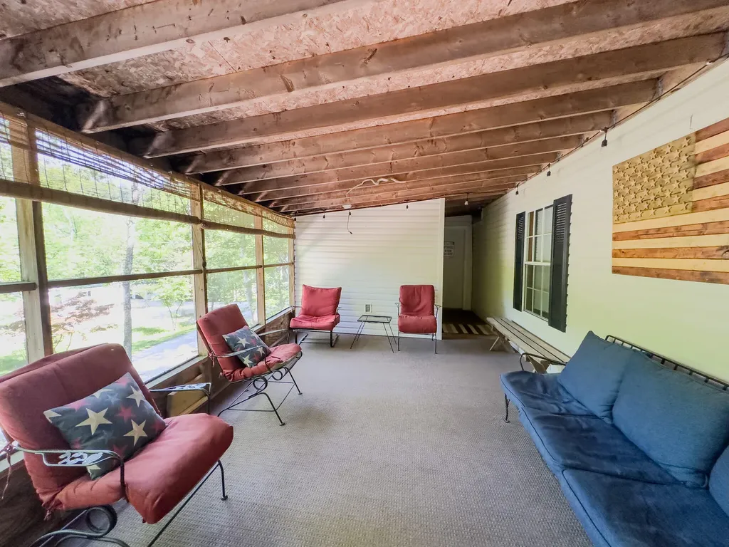 432 N Lake Drive Burnside KY 42519