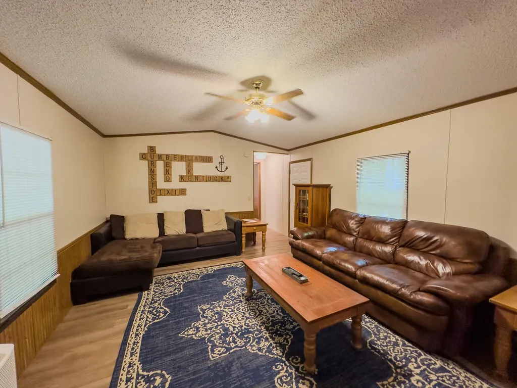 432 N Lake Drive Burnside KY 42519