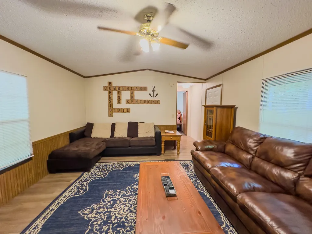432 N Lake Drive Burnside KY 42519