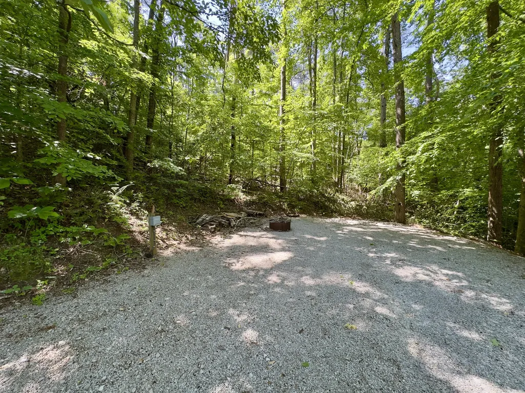 432 N Lake Drive Burnside KY 42519