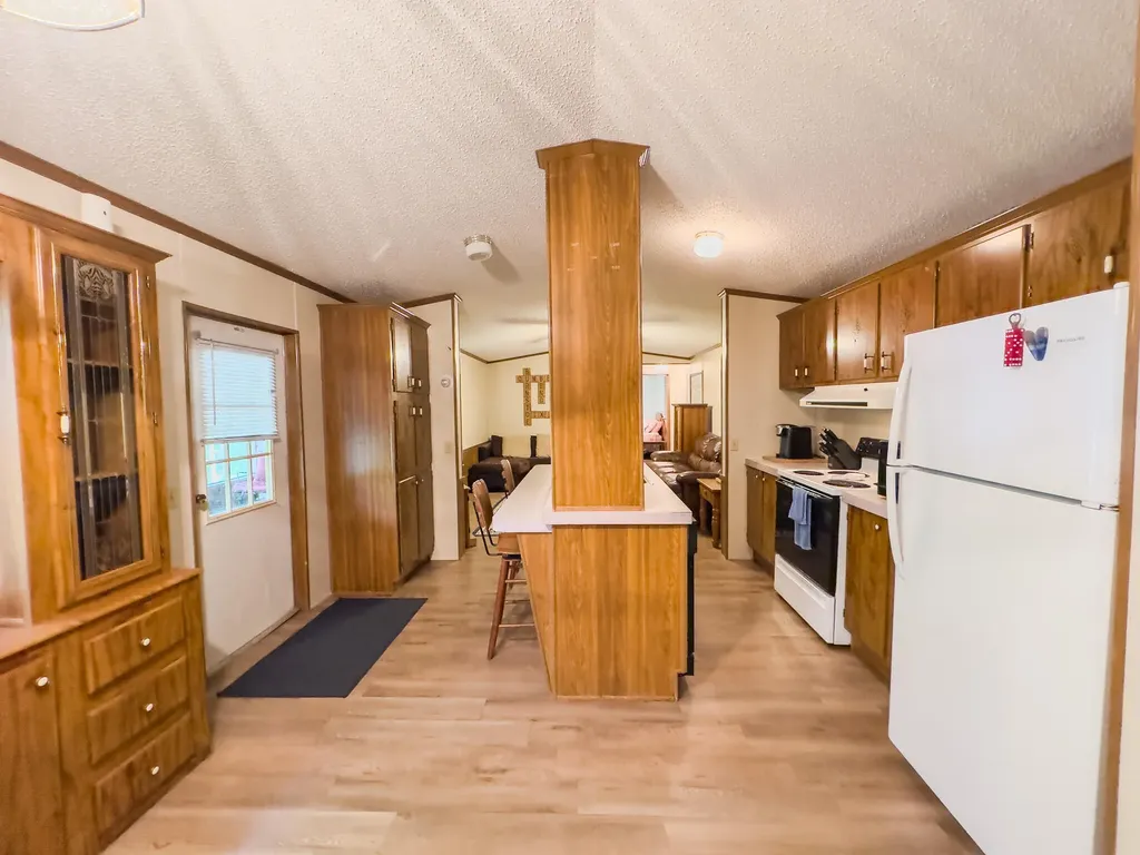 432 N Lake Drive Burnside KY 42519