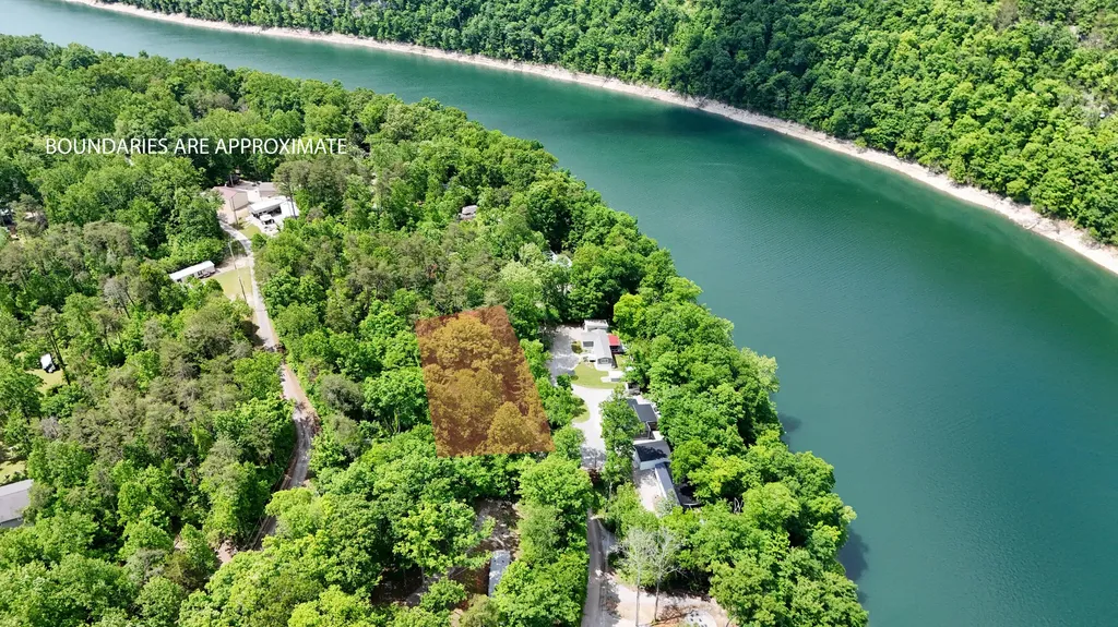 432 N Lake Drive Burnside KY 42519