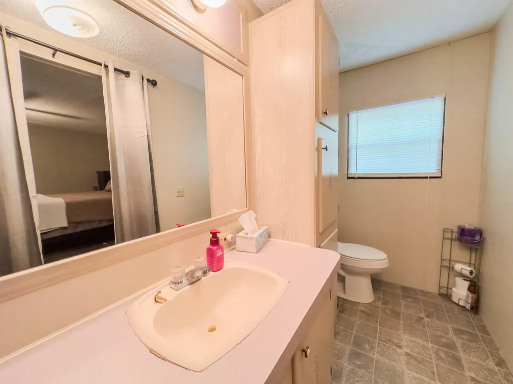 432 N Lake Drive Burnside KY 42519