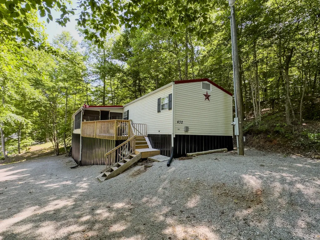 432 N Lake Drive Burnside KY 42519