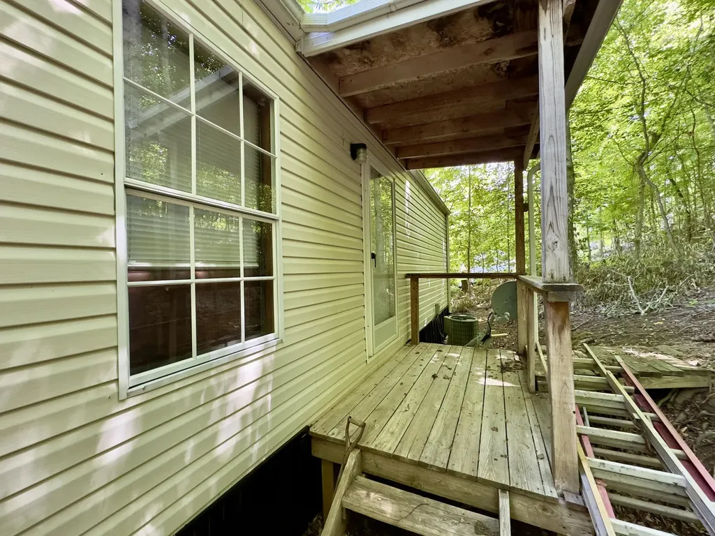 432 N Lake Drive Burnside KY 42519