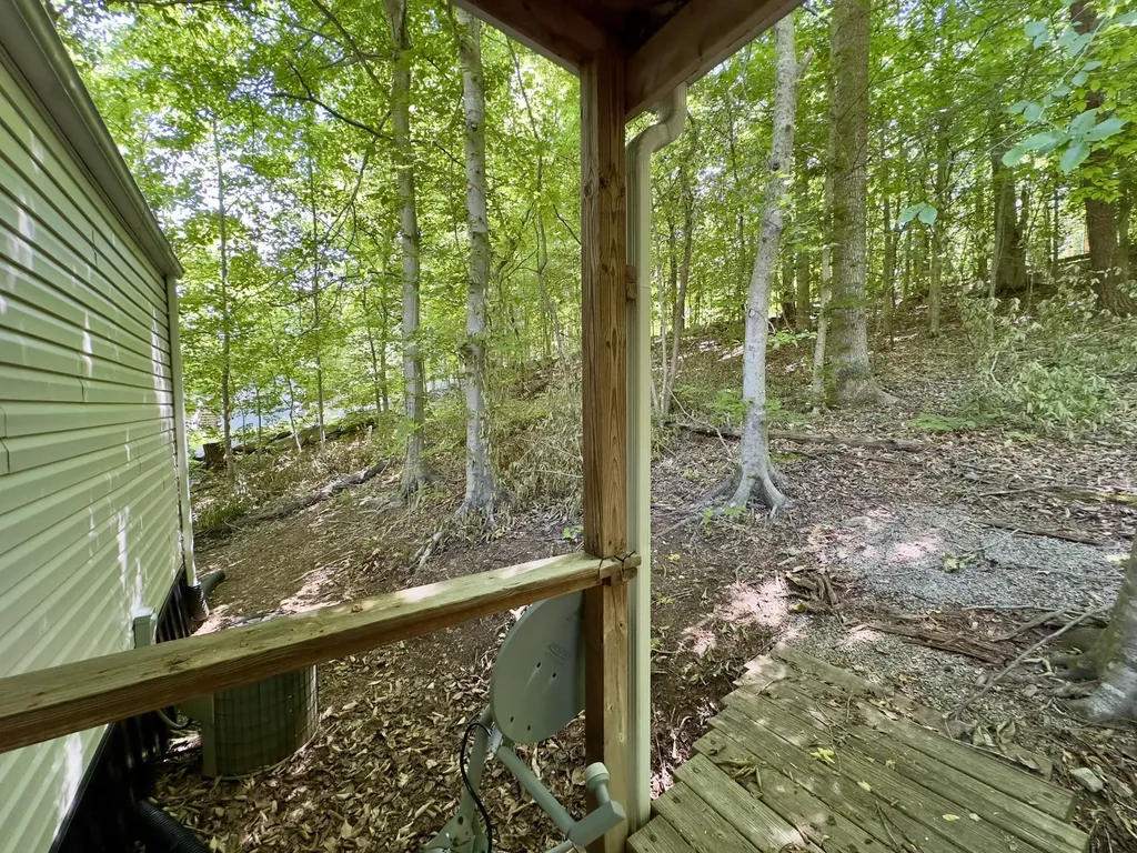 432 N Lake Drive Burnside KY 42519