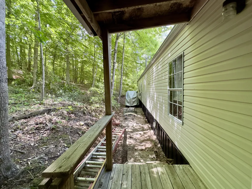 432 N Lake Drive Burnside KY 42519