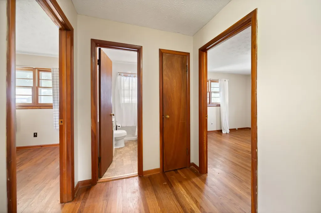 2413 Us-127 Russell Springs KY 42642
