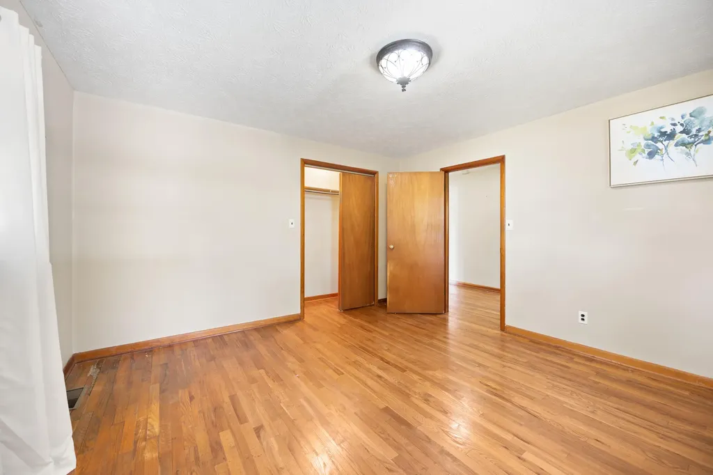 2413 Us-127 Russell Springs KY 42642