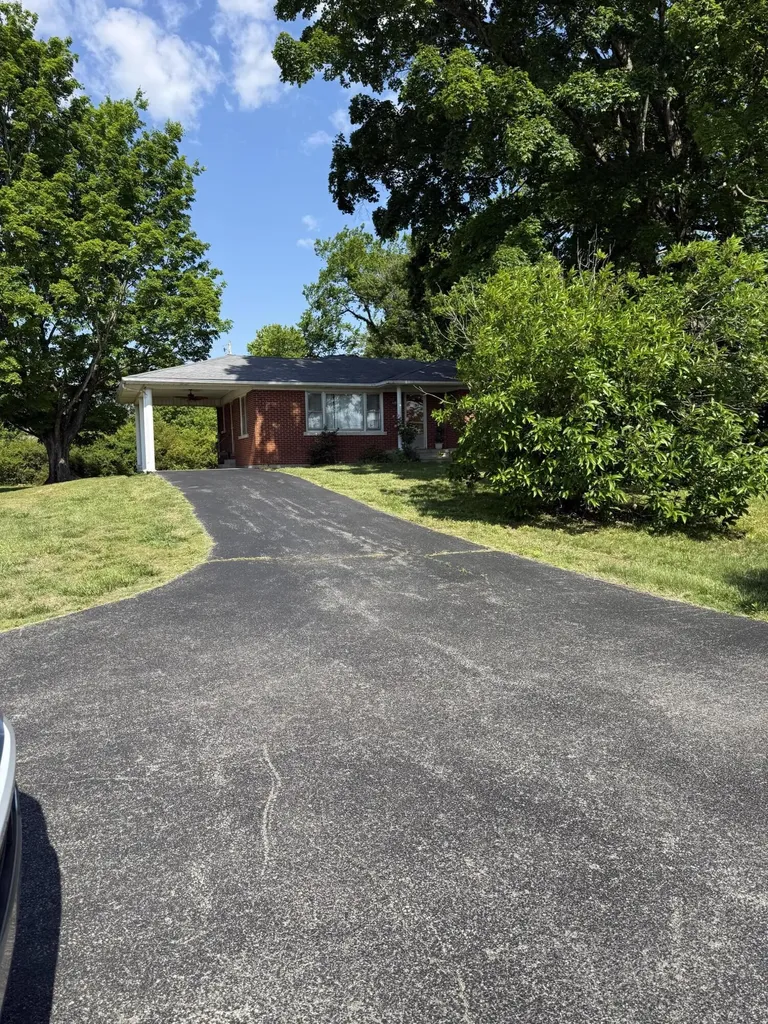 2413 Us-127 Russell Springs KY 42642