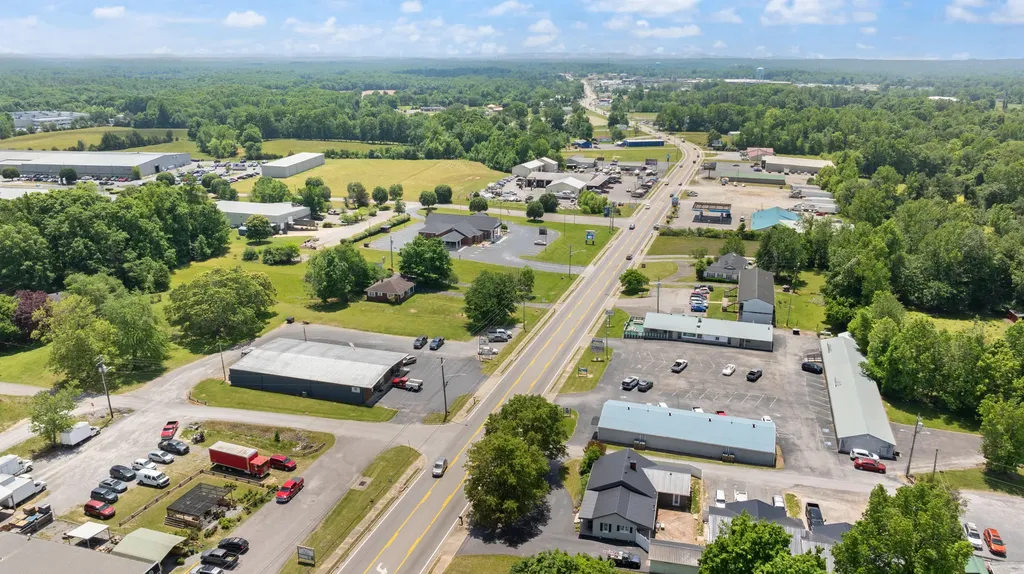 2413 Us-127 Russell Springs KY 42642