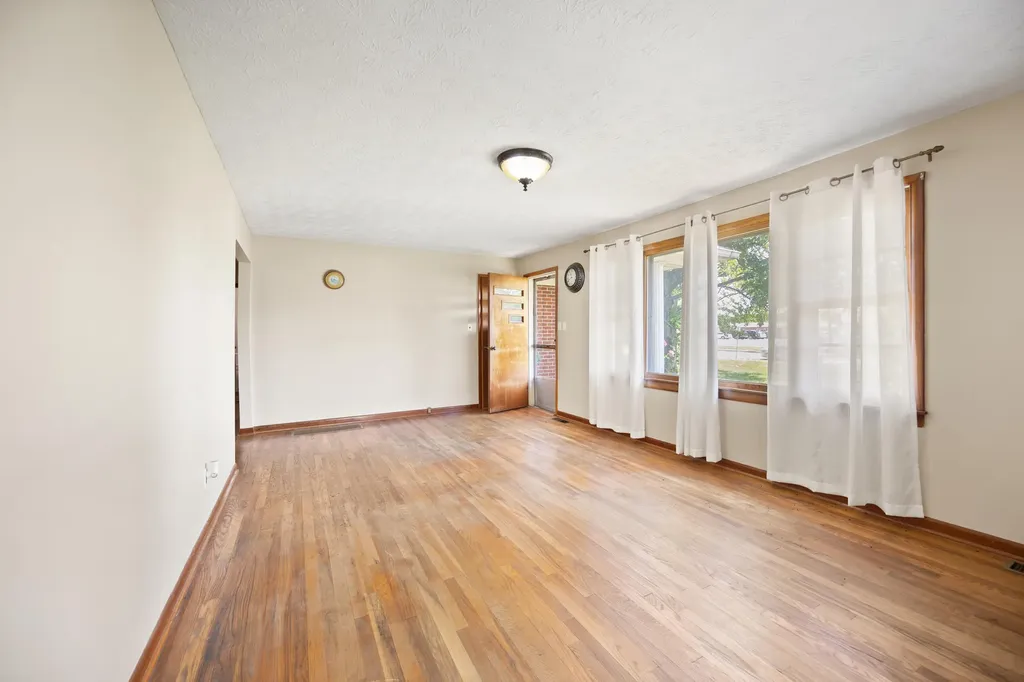 2413 Us-127 Russell Springs KY 42642