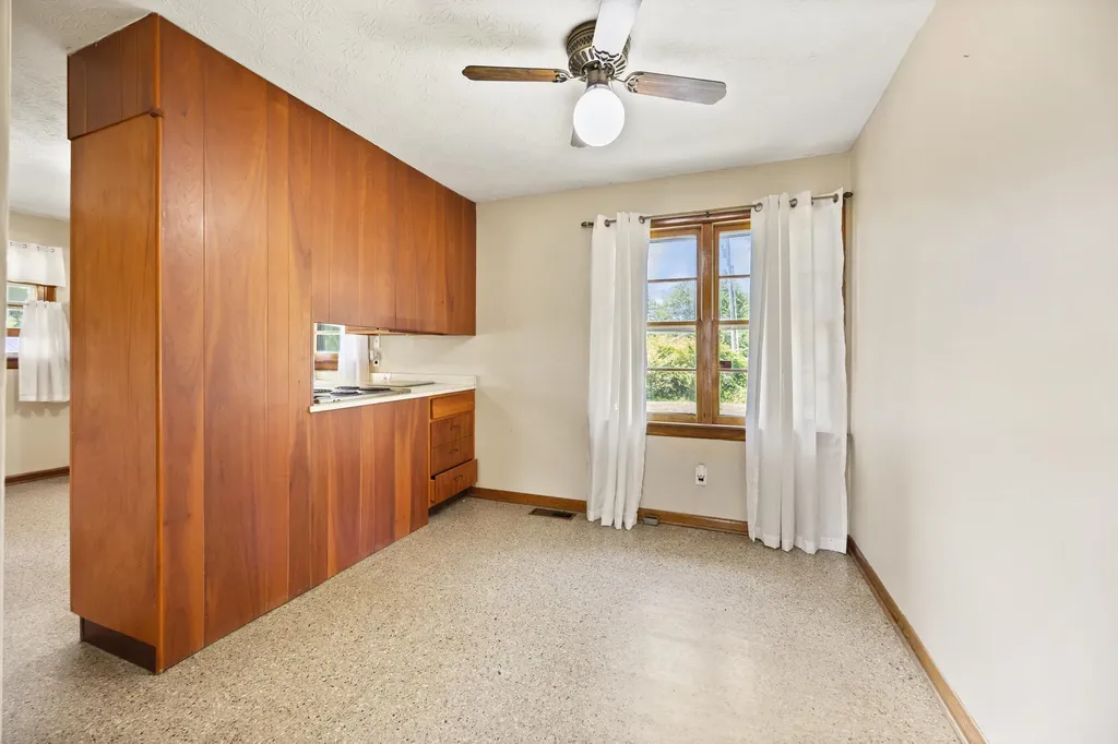 2413 Us-127 Russell Springs KY 42642