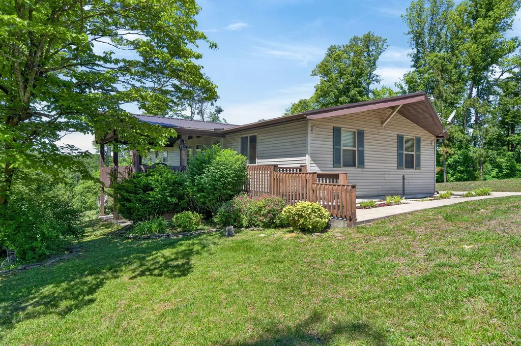 308 Dale Hollow Manor Road Albany KY 42602