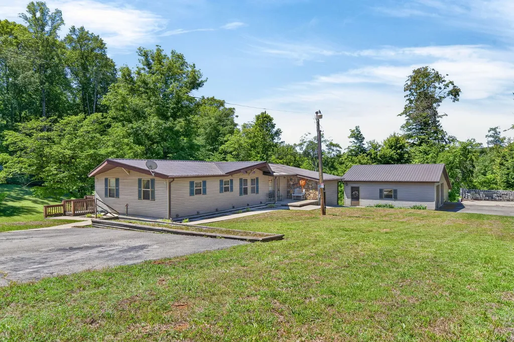 308 Dale Hollow Manor Road Albany KY 42602