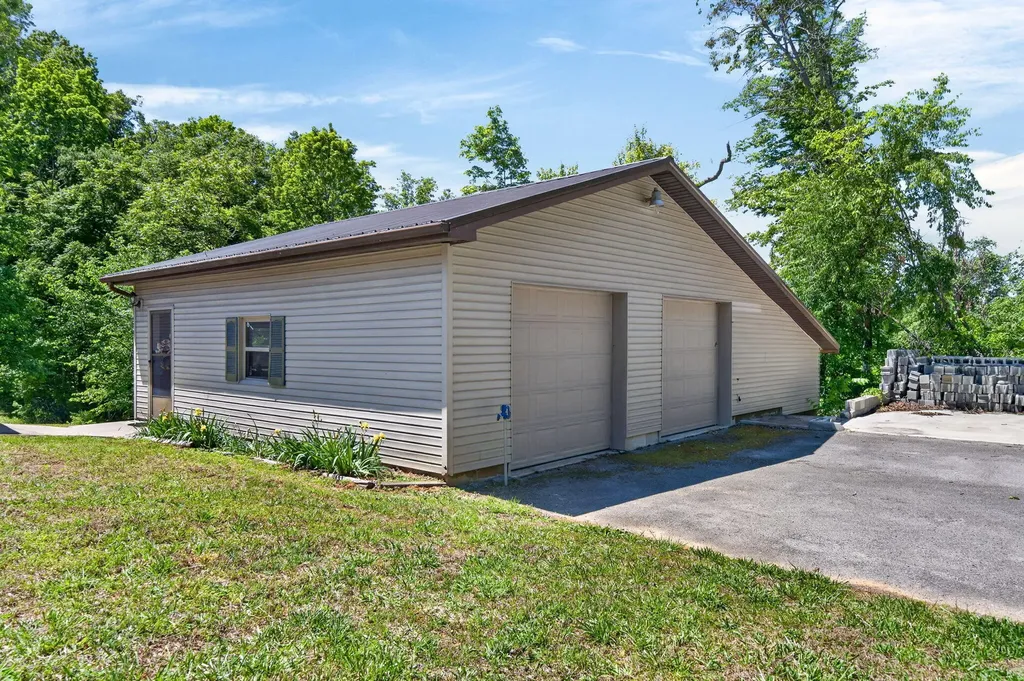 308 Dale Hollow Manor Road Albany KY 42602