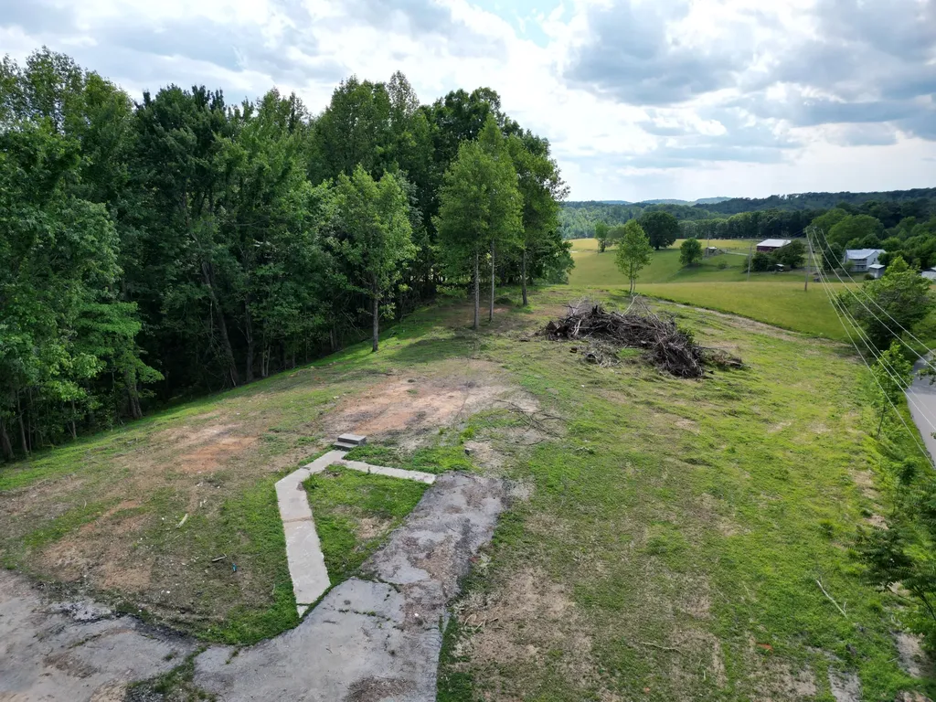 1879 Eatontown Road Corbin KY 40701