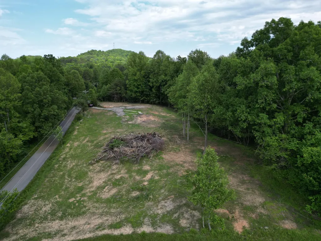 1879 Eatontown Road Corbin KY 40701