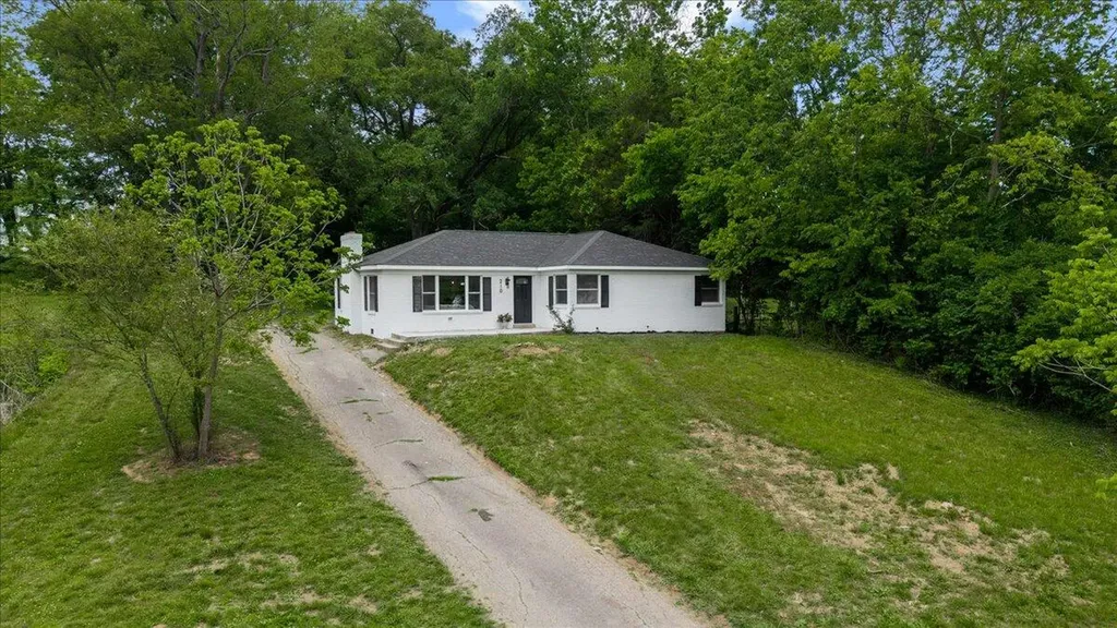 210 Helm Street Stanford KY 40484
