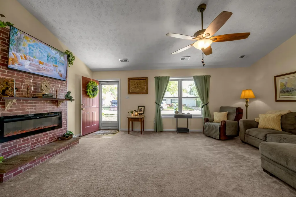 102 Parkwood Drive Wilmore KY 40390