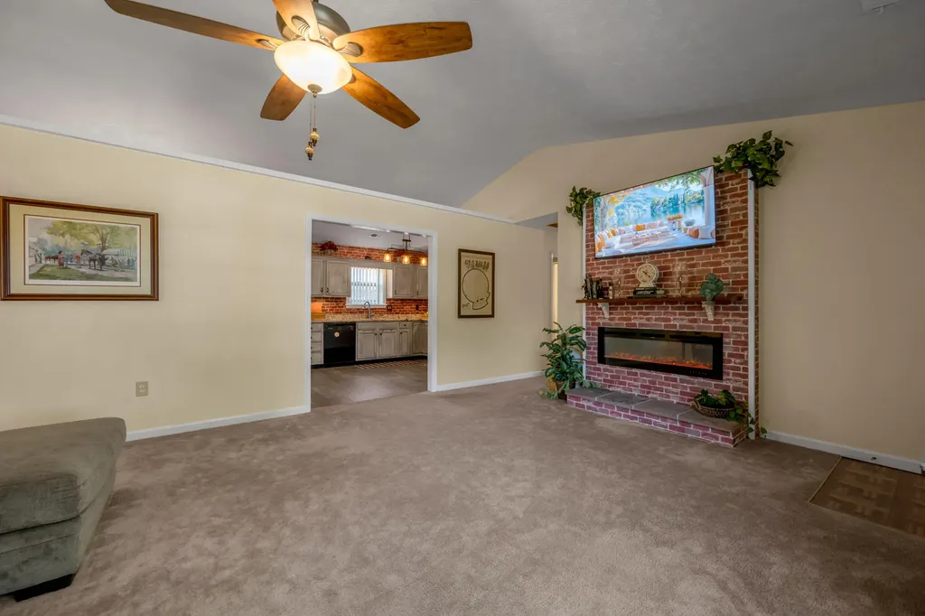 102 Parkwood Drive Wilmore KY 40390