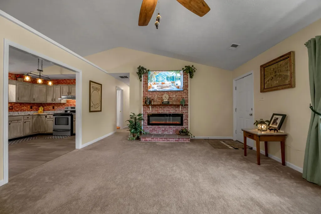 102 Parkwood Drive Wilmore KY 40390