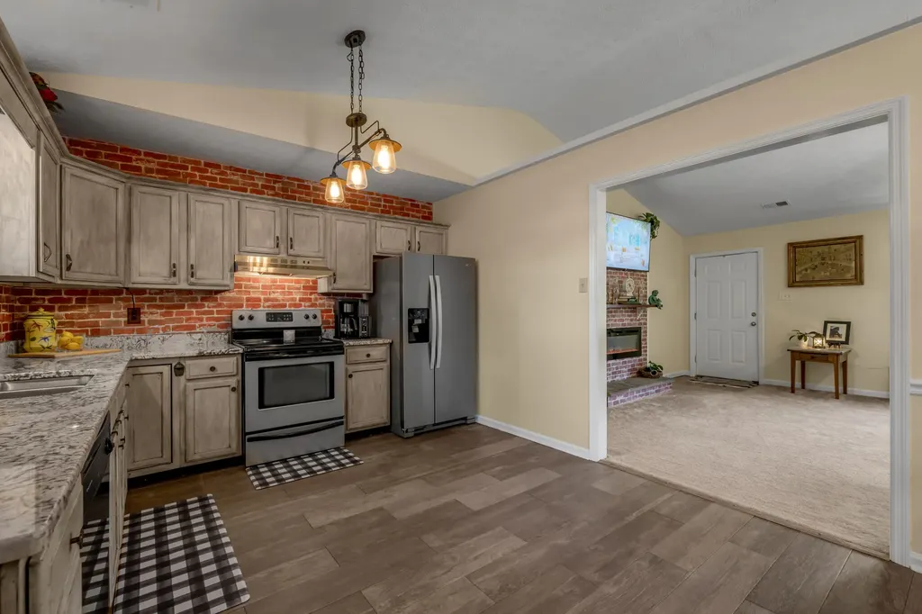 102 Parkwood Drive Wilmore KY 40390