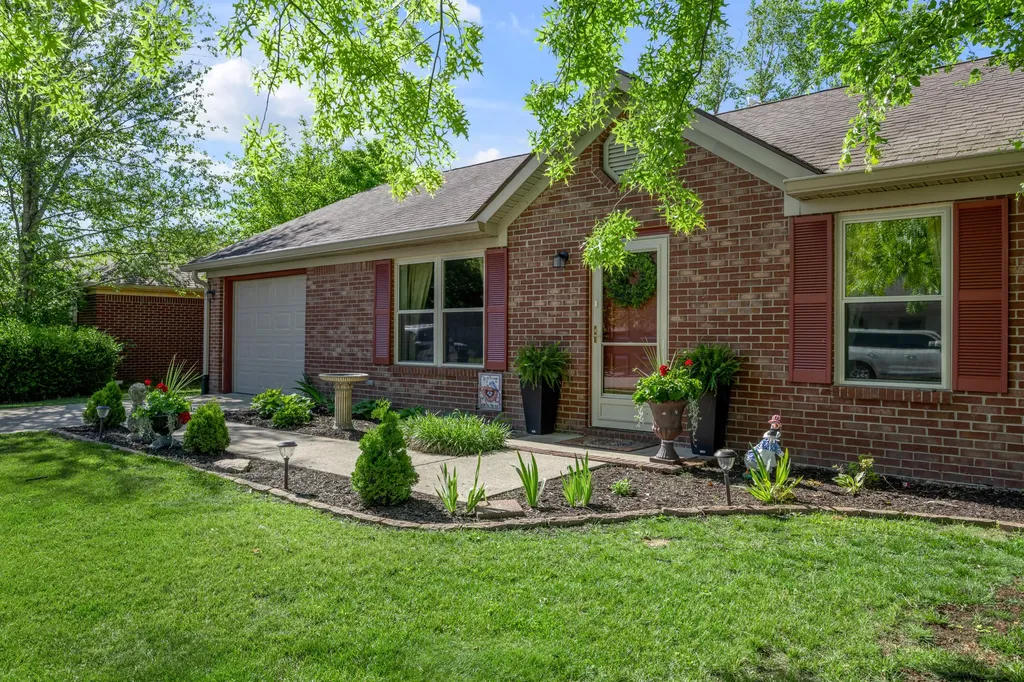 102 Parkwood Drive Wilmore KY 40390