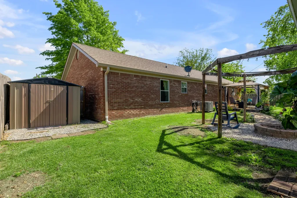 102 Parkwood Drive Wilmore KY 40390