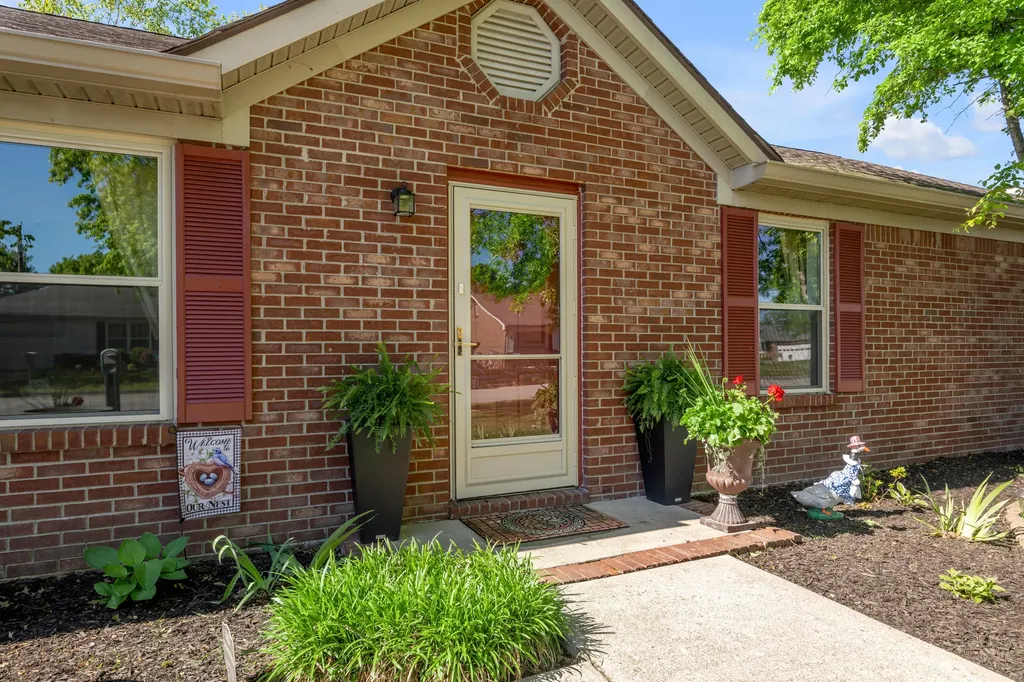102 Parkwood Drive Wilmore KY 40390