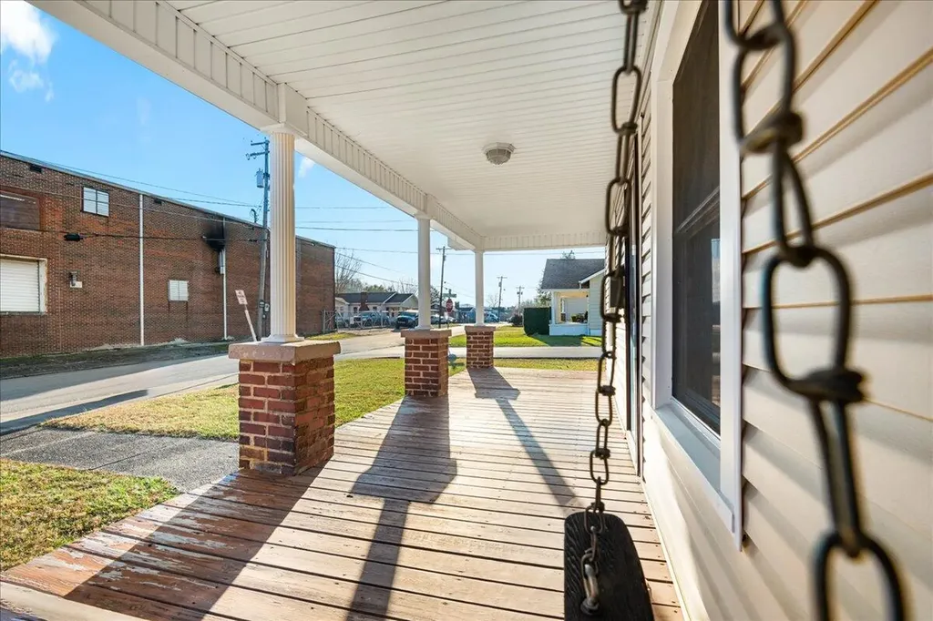 518 17th Street Corbin KY 40701