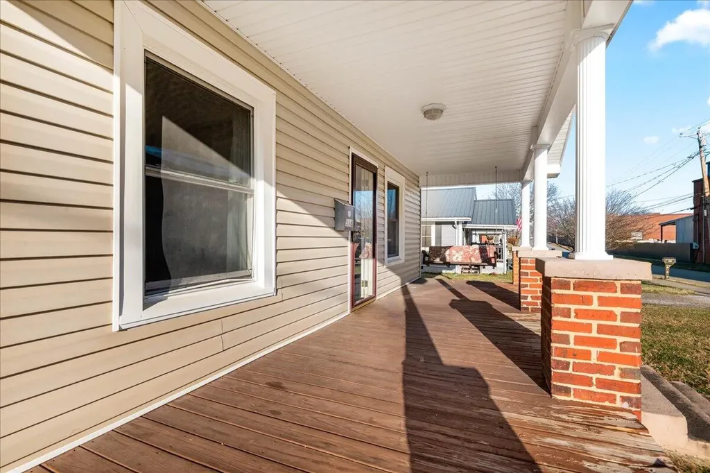 518 17th Street Corbin KY 40701