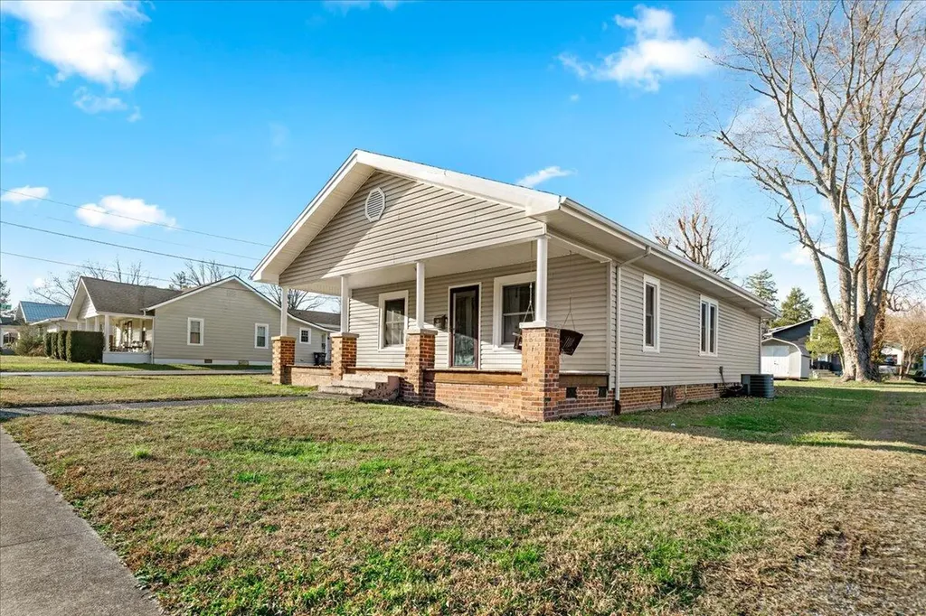 518 17th Street Corbin KY 40701
