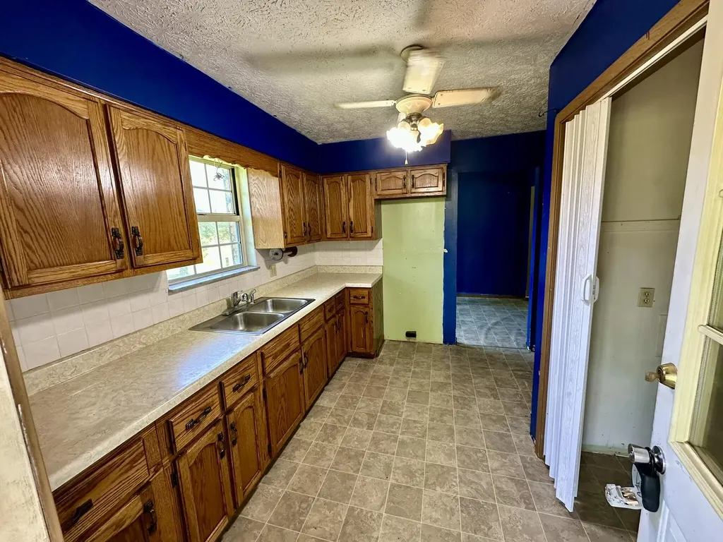 1364 Kentucky Highway 2750 Crab Orchard KY 40419