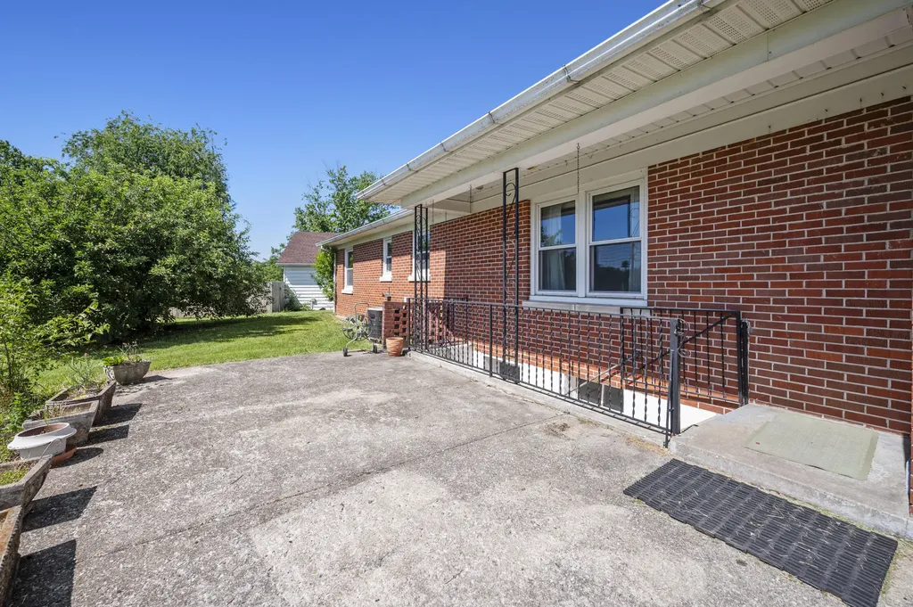409 Springfield Drive Richmond KY 40475