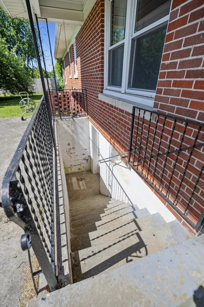 409 Springfield Drive Richmond KY 40475