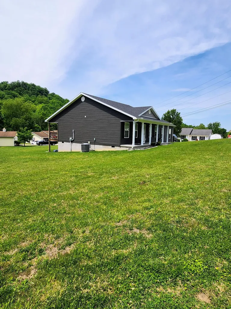 20 Allie Lane Stanton KY 40380