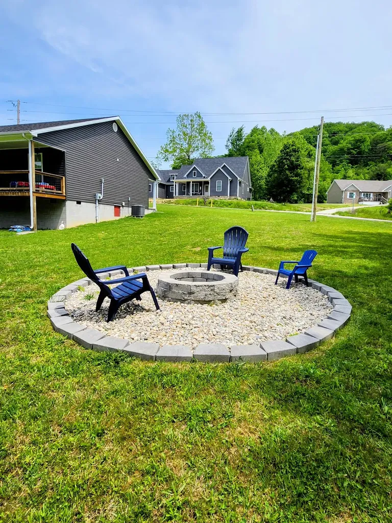 20 Allie Lane Stanton KY 40380