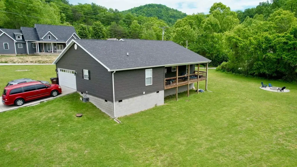 20 Allie Lane Stanton KY 40380