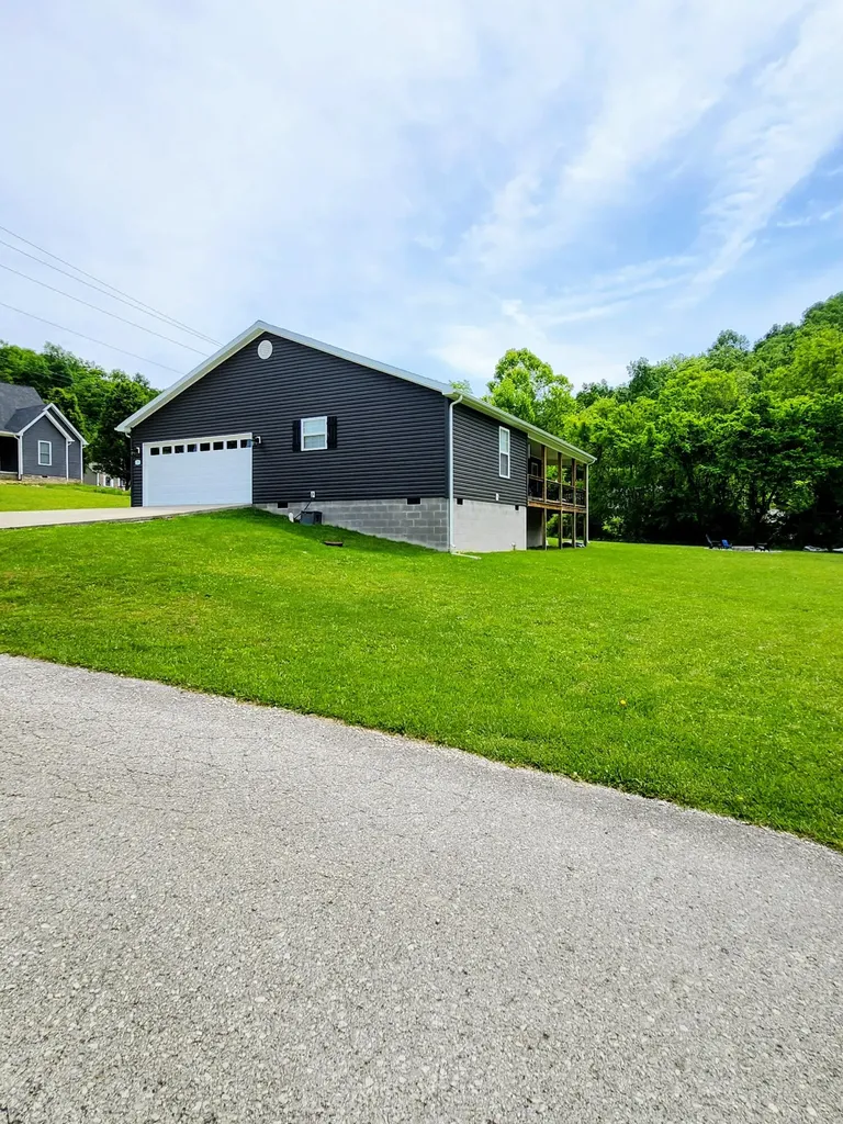 20 Allie Lane Stanton KY 40380