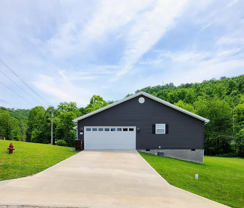 20 Allie Lane Stanton KY 40380