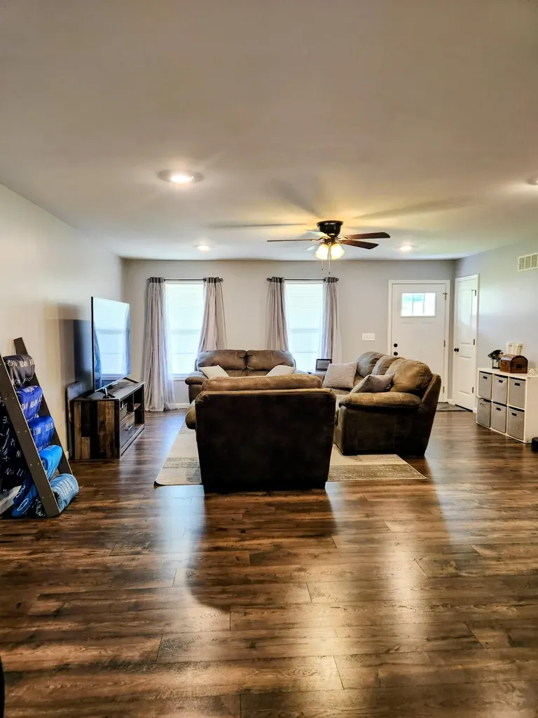 20 Allie Lane Stanton KY 40380