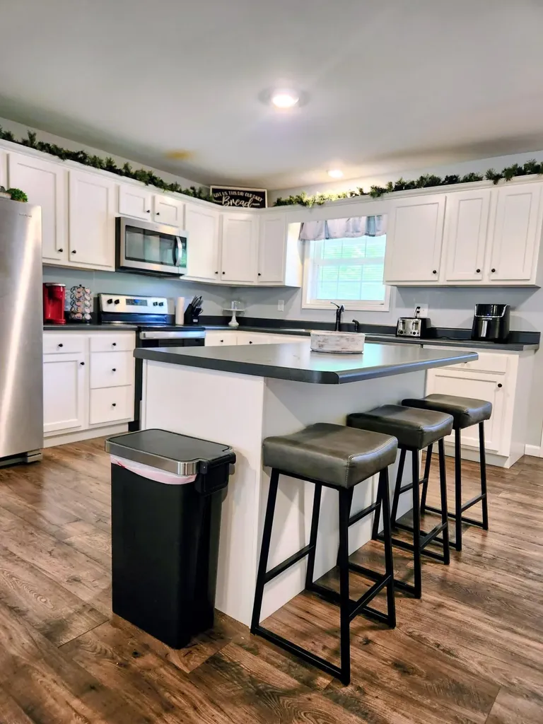 20 Allie Lane Stanton KY 40380