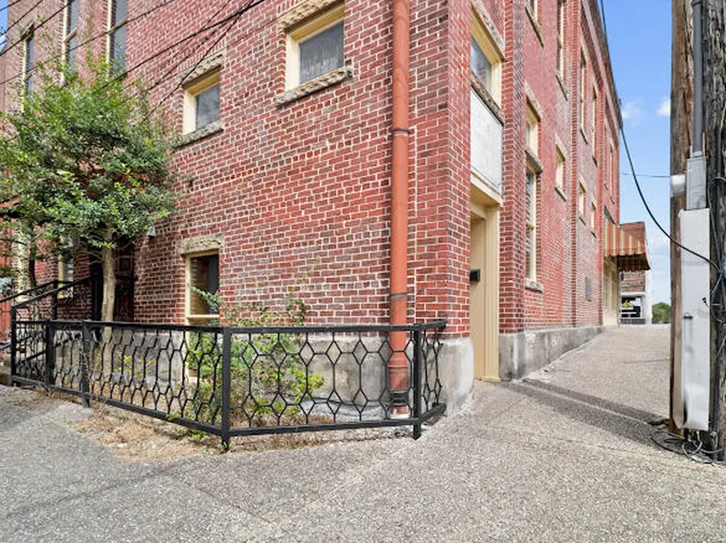 105 W 5th Street London KY 40741